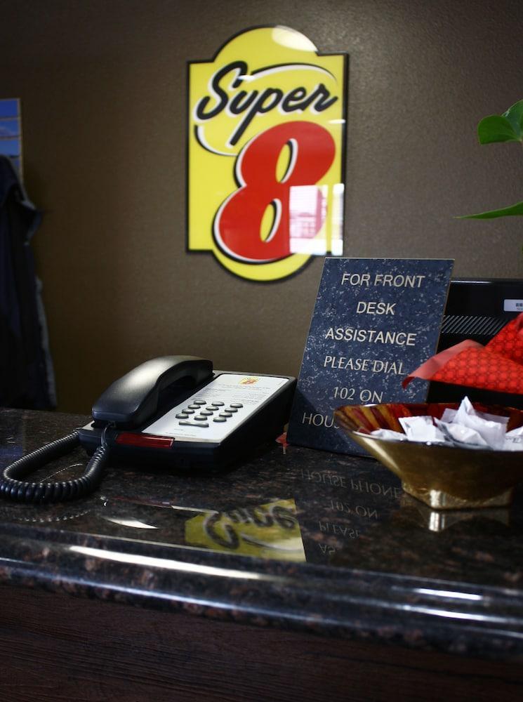 Super 8 By Wyndham Jamestown Exterior photo