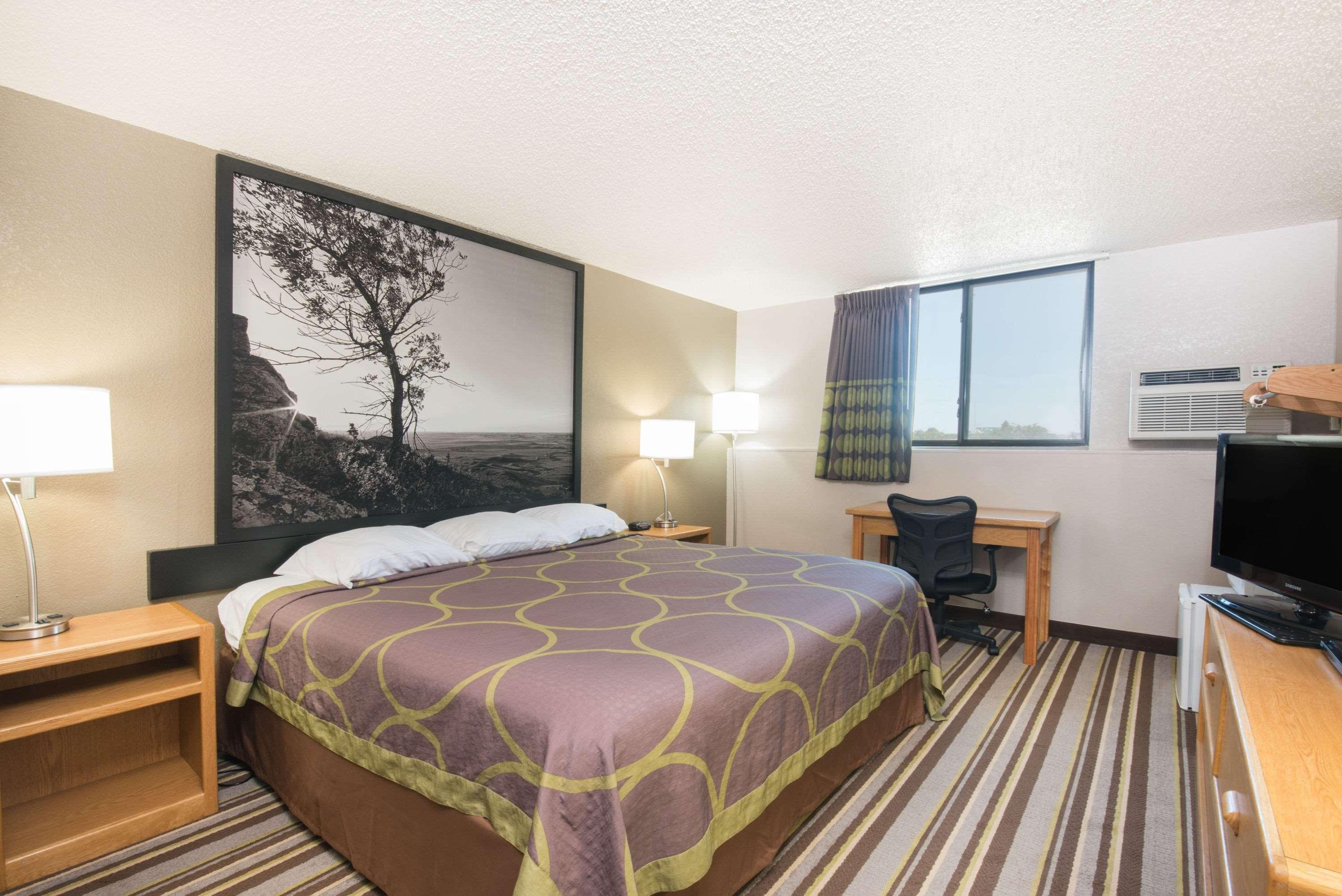 Super 8 By Wyndham Jamestown Exterior photo